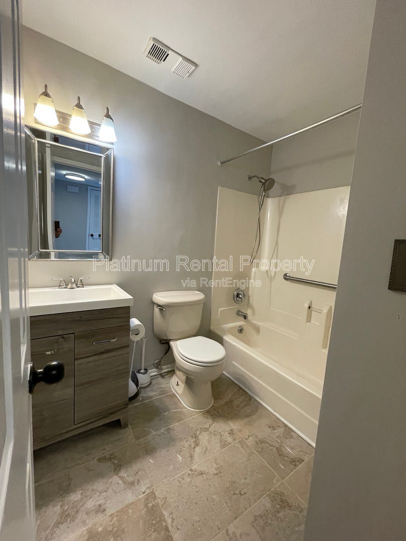 Fantastic 2-bedroom condo in gated community in convenient Marietta location by Platinum Property Managment Services, Inc. property image