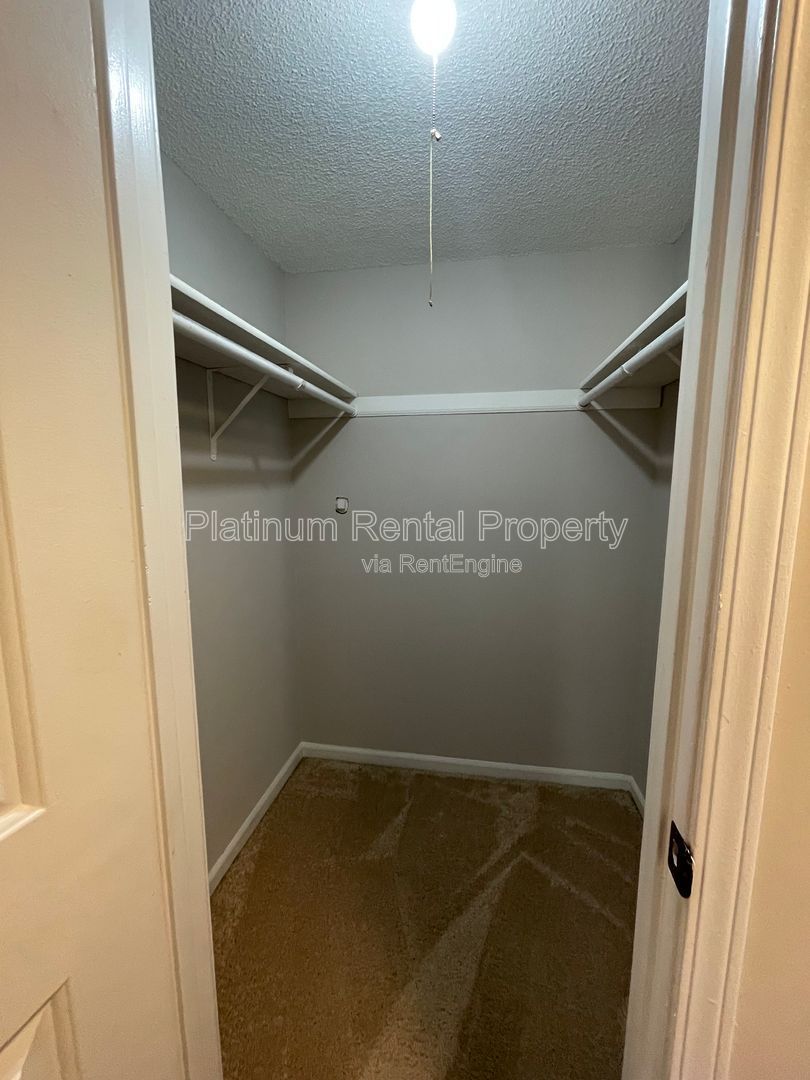 Fantastic 2-bedroom condo in gated community in convenient Marietta location by Platinum Property Managment Services, Inc. property image