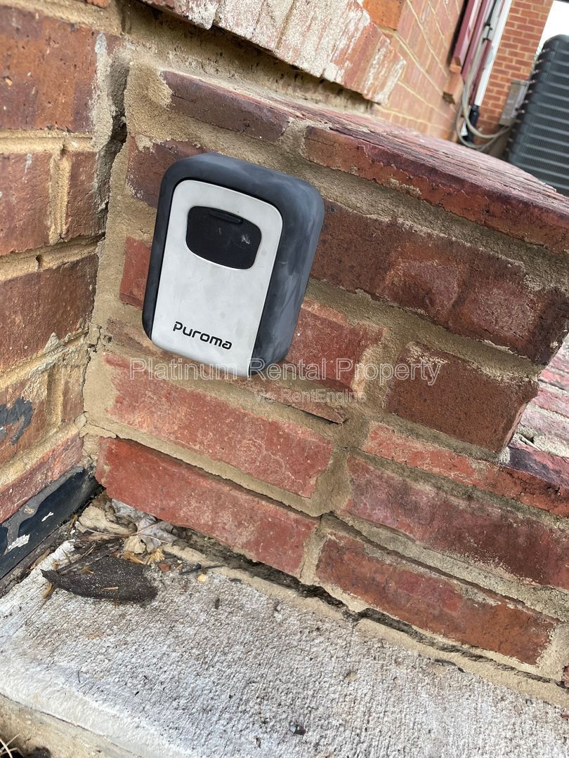 Fantastic 2-bedroom condo in gated community in convenient Marietta location by Platinum Property Managment Services, Inc. property image