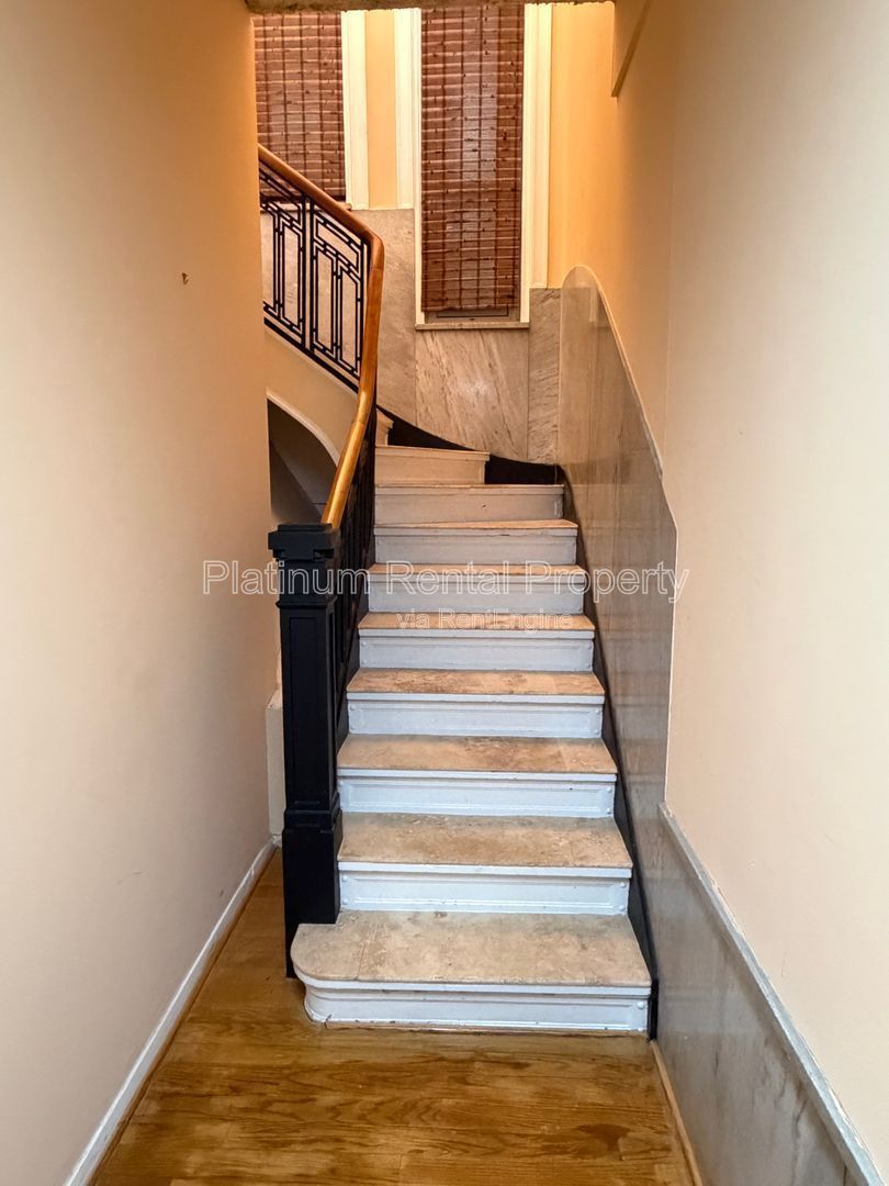 2 bedroom Penthouse condo in Atlanta for rent by Platinum Property Management Services, Inc. property image