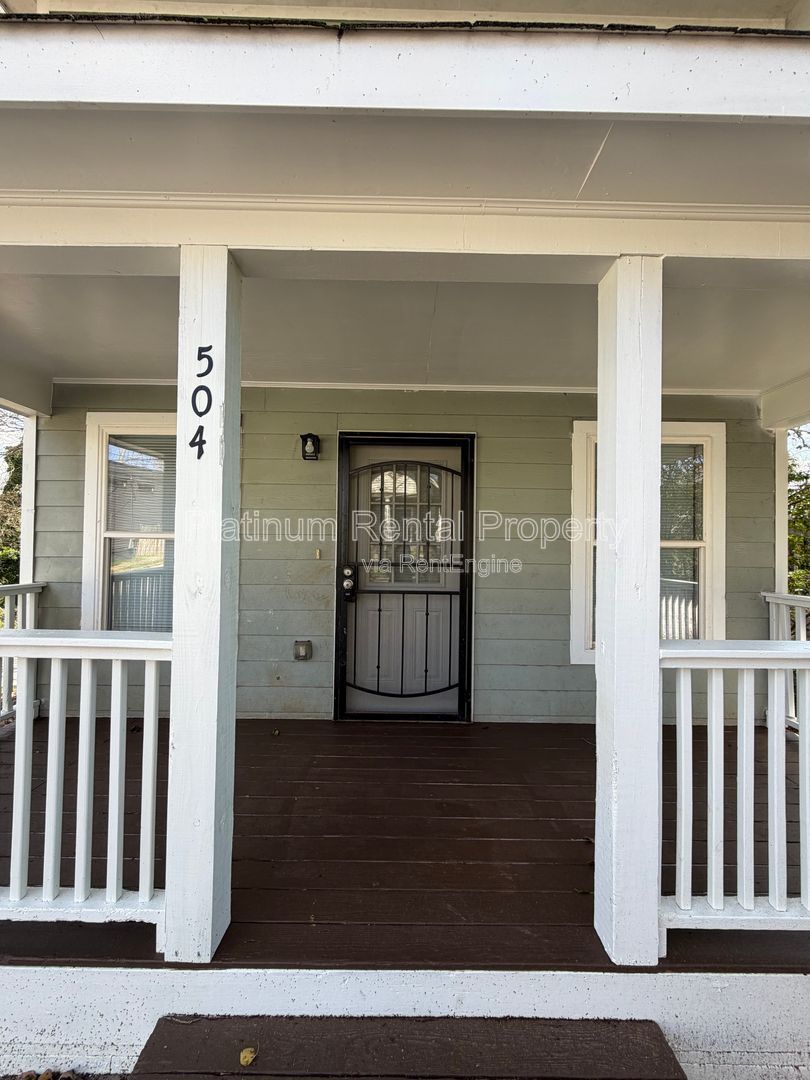 Updated and Renovated 3 Bedroom home in Atlanta by Platinum Property Management Services, Inc. property image