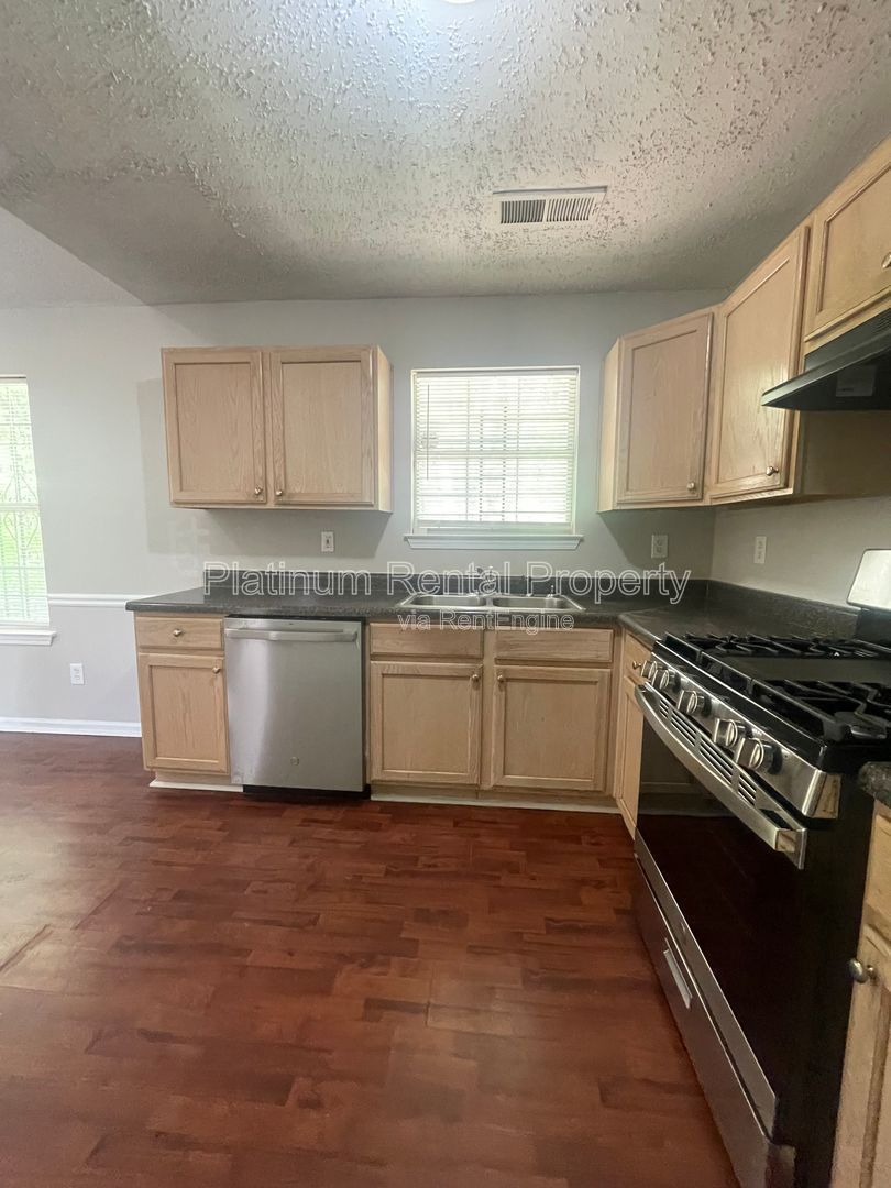 Charming, 3-bedroom home in conveniently located Decatur, by Platinum Property Management Services, Inc. property image