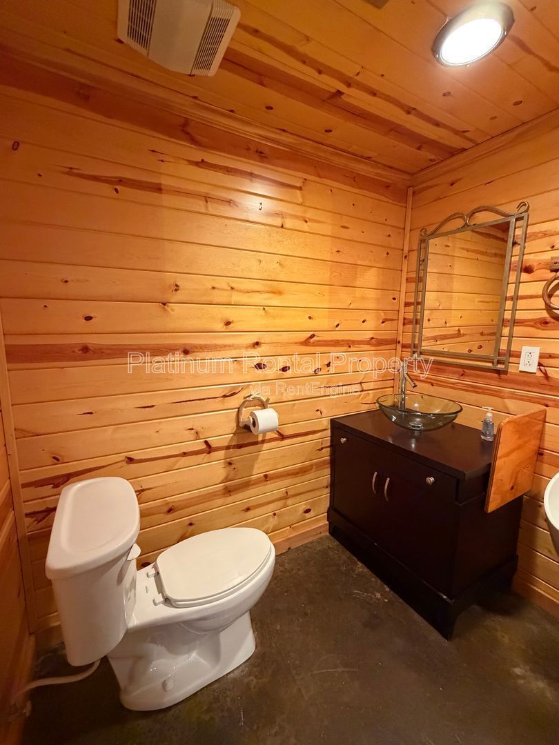 Amazing 3 bedroom home on Lake Lanier in Cumming for rent by Platinum Property Management Services, Inc. property image