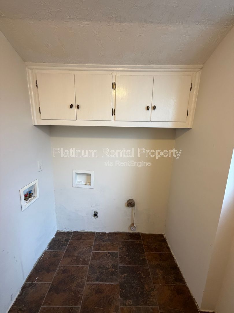 Amazing 3 bedroom home on Lake Lanier in Cumming for rent by Platinum Property Management Services, Inc. property image