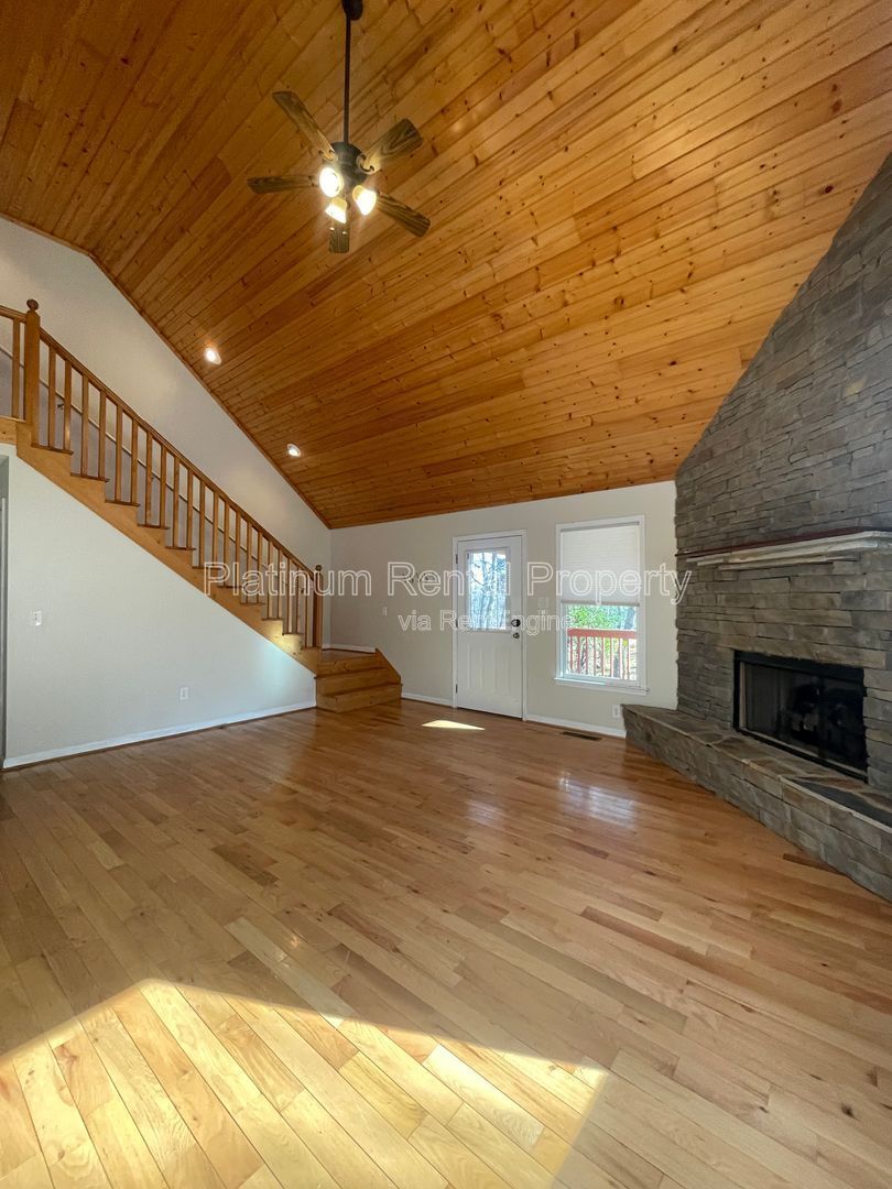 Fabulous 4-bedroom log cabin home in picturesque Dahlonega with spectacular views, by Platinum Property Management Services, Inc. property image