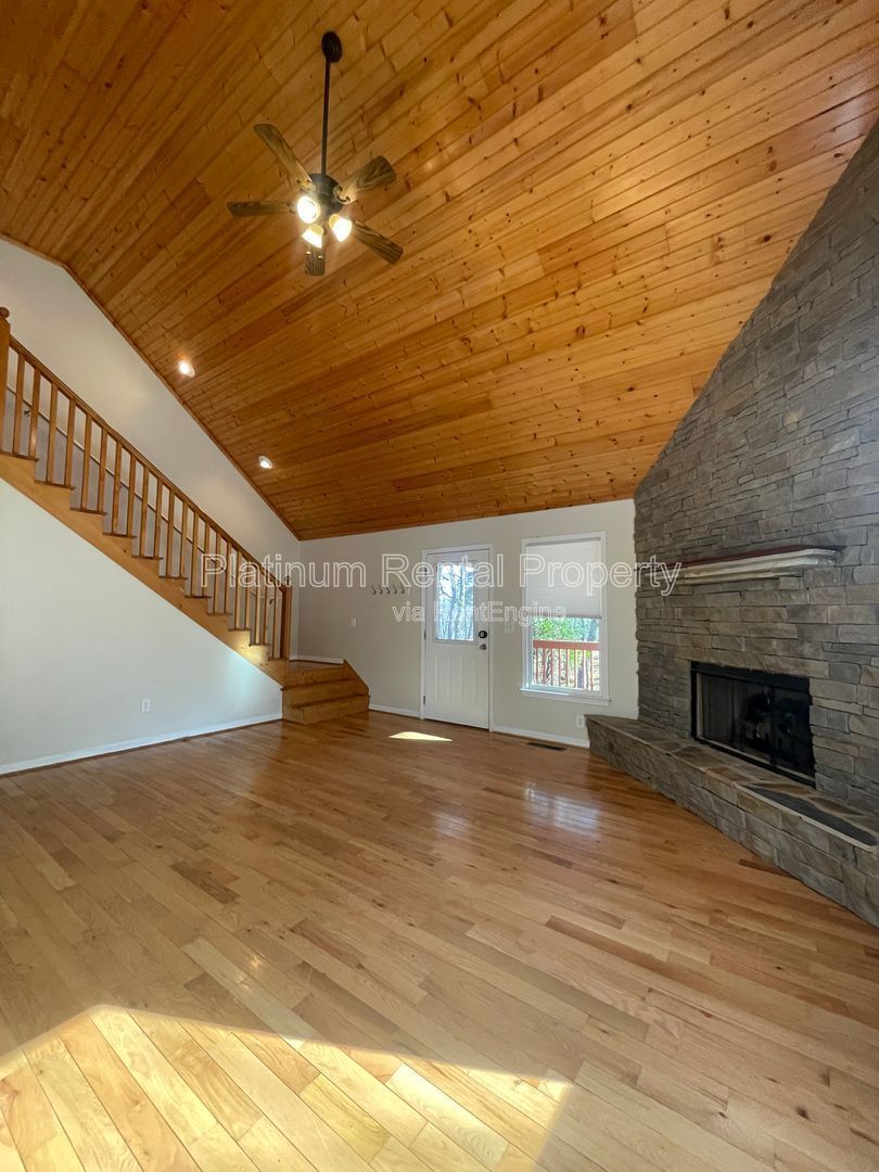 Fabulous 4-bedroom log cabin home in picturesque Dahlonega with spectacular views, by Platinum Property Management Services, Inc. property image