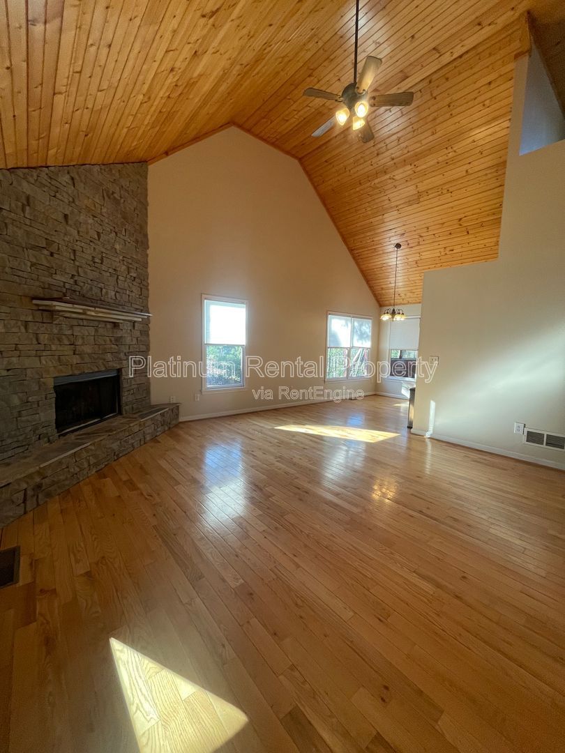 Fabulous 4-bedroom log cabin home in picturesque Dahlonega with spectacular views, by Platinum Property Management Services, Inc. property image