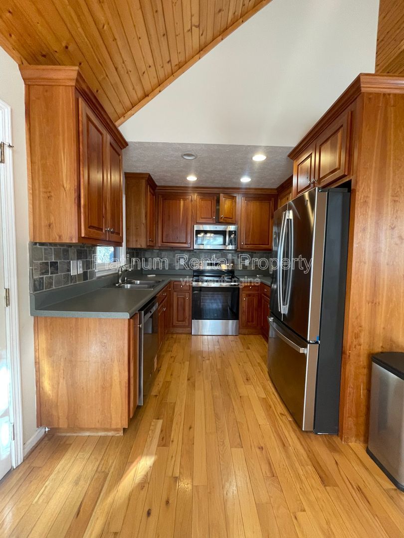 Fabulous 4-bedroom log cabin home in picturesque Dahlonega with spectacular views, by Platinum Property Management Services, Inc. property image