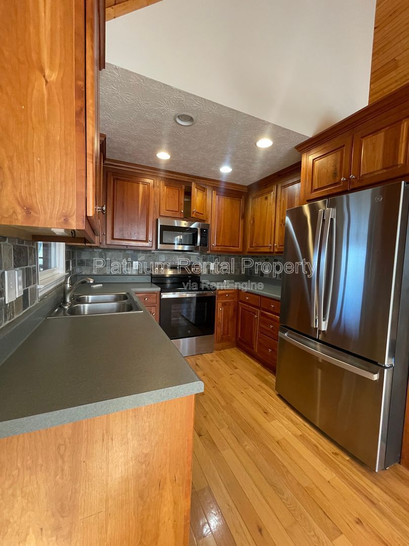 Fabulous 4-bedroom log cabin home in picturesque Dahlonega with spectacular views, by Platinum Property Management Services, Inc. property image