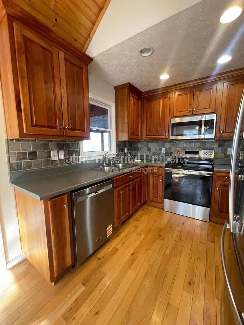 Fabulous 4-bedroom log cabin home in picturesque Dahlonega with spectacular views, by Platinum Property Management Services, Inc. property image