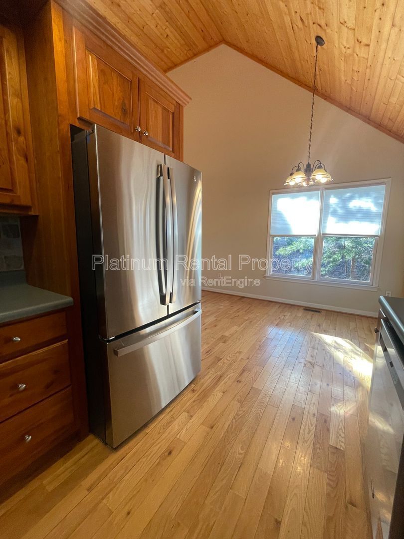 Fabulous 4-bedroom log cabin home in picturesque Dahlonega with spectacular views, by Platinum Property Management Services, Inc. property image