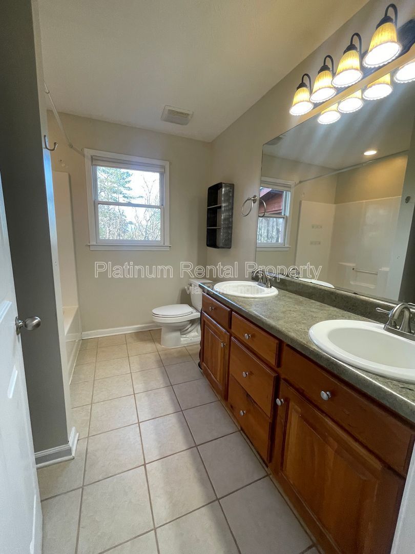 Fabulous 4-bedroom log cabin home in picturesque Dahlonega with spectacular views, by Platinum Property Management Services, Inc. property image