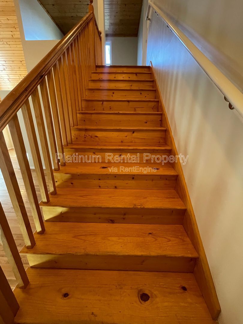 Fabulous 4-bedroom log cabin home in picturesque Dahlonega with spectacular views, by Platinum Property Management Services, Inc. property image