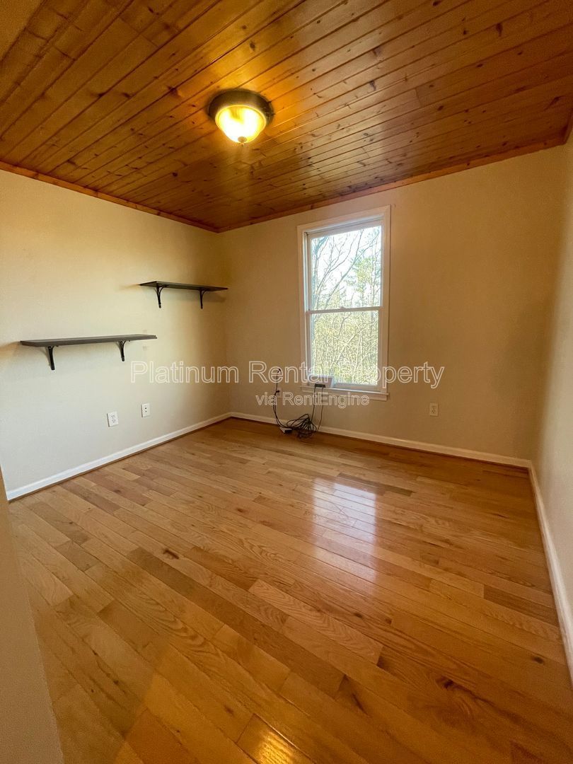 Fabulous 4-bedroom log cabin home in picturesque Dahlonega with spectacular views, by Platinum Property Management Services, Inc. property image