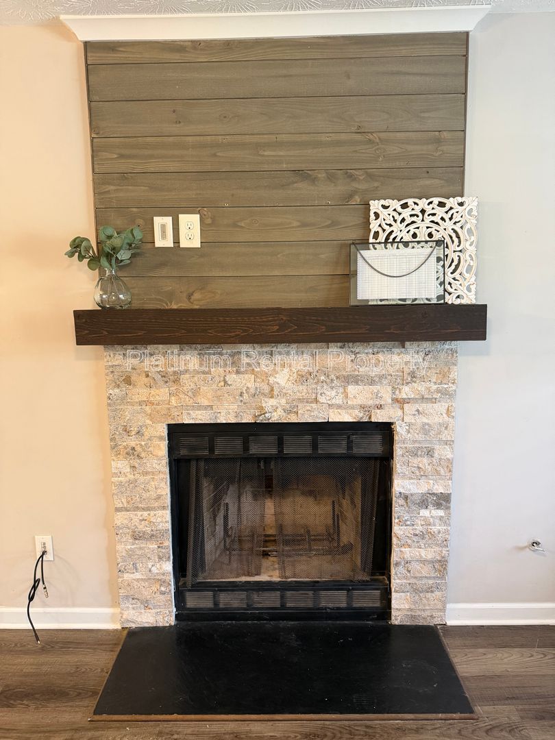 Adorable renovated 3 bedroom home in Snellville for rent by Platinum Property Management Services, Inc. property image