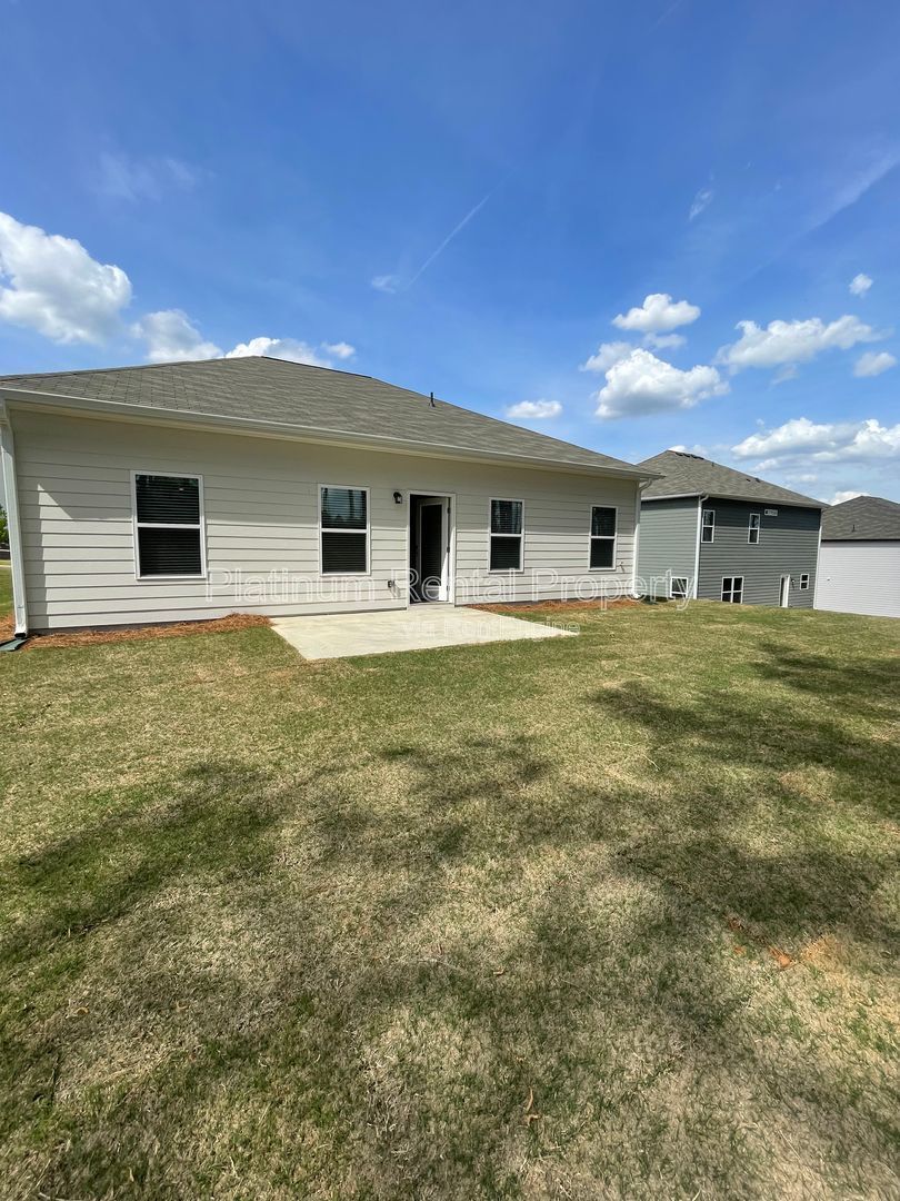 BRAND NEW CONSTRUCTION! RARE- 3 bedroom ranch floorplan in Hoschton, by Platinum Property Management Services, Inc. property image