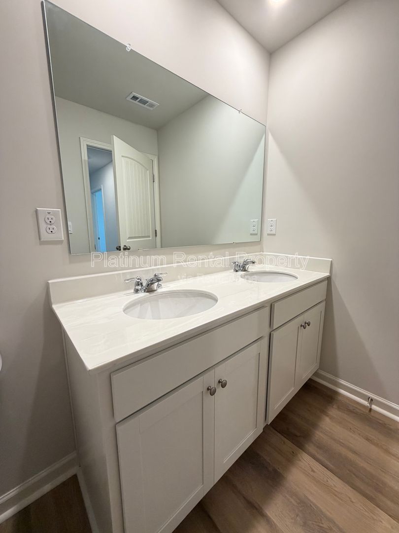 BRAND NEW 4 bedroom, 2.5 bathroom home just minutes away from downtown Dahlonega by Platinum Property Management Services, Inc. property image