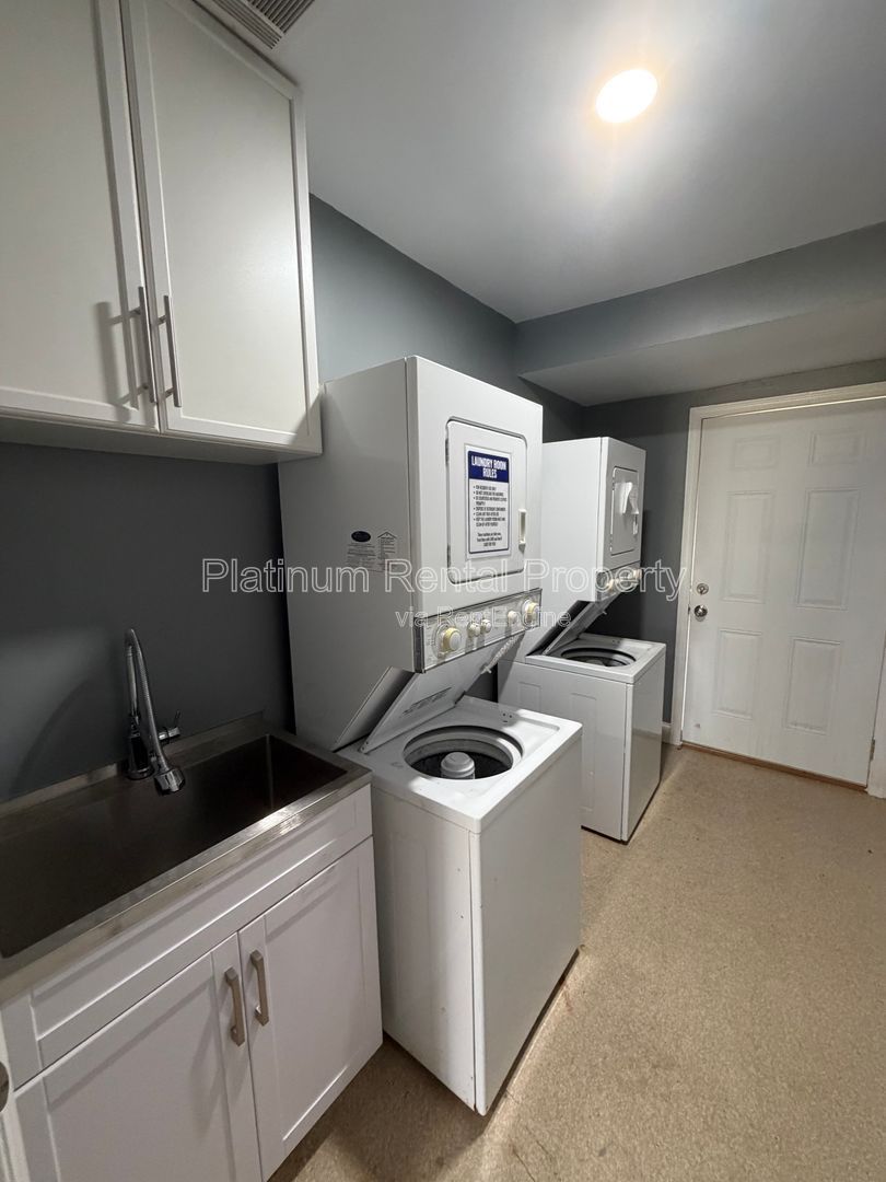 Completely UPDATED 2 bedroom unit in Monroe for rent by Platinum Property Management Services, Inc. property image
