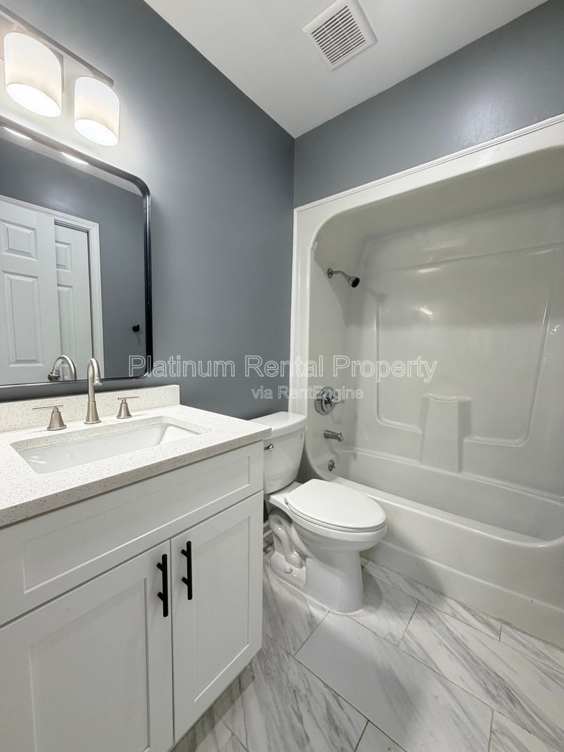 Completely UPDATED 2 bedroom unit in Monroe for rent by Platinum Property Management Services, Inc. property image