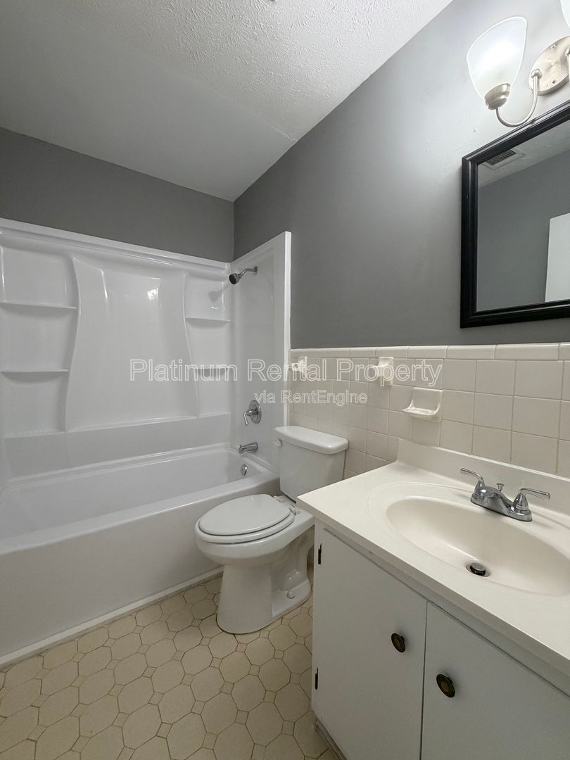 1 bedroom unit in Monroe for rent by Platinum Property Management Services, Inc. property image