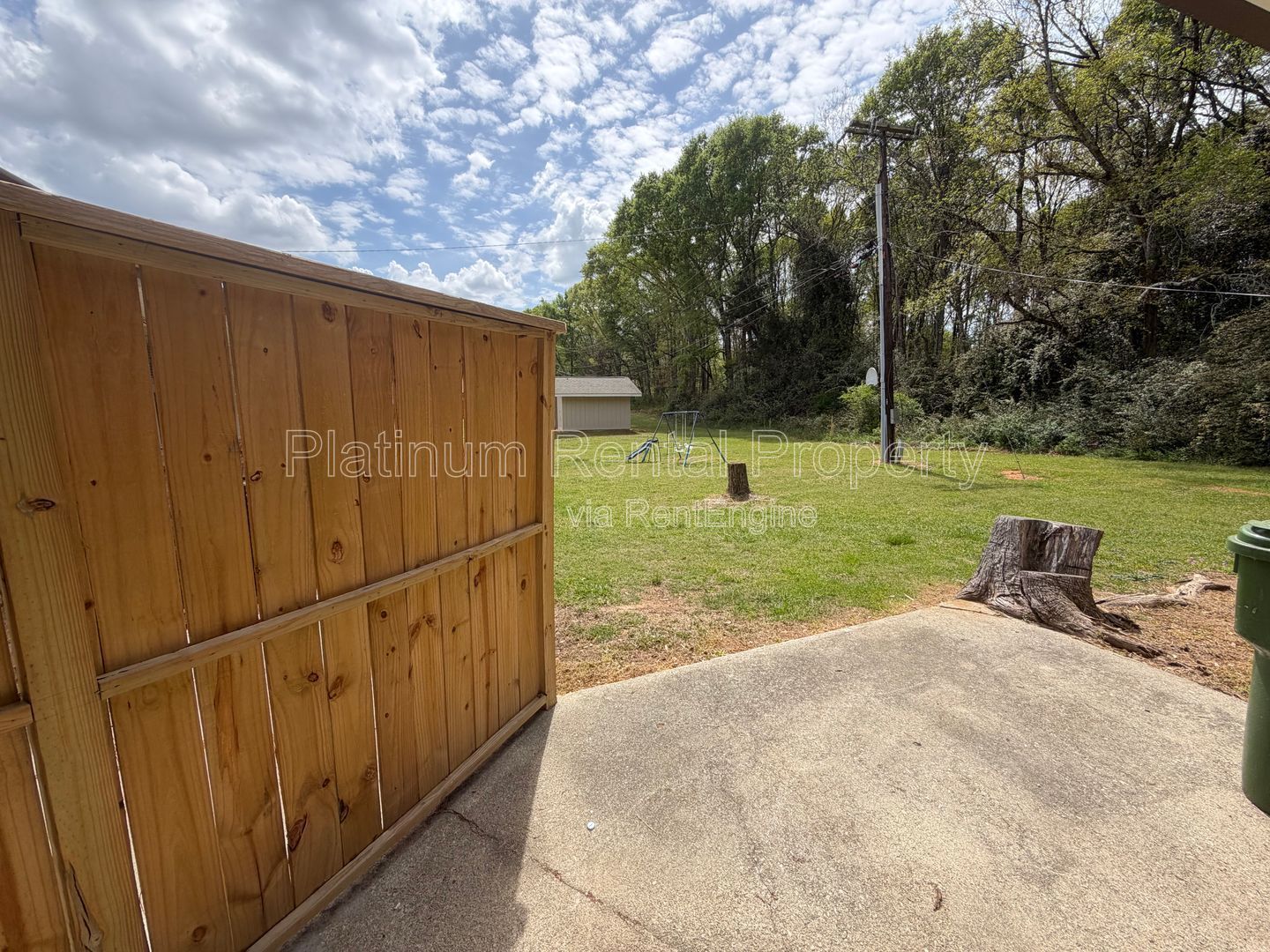 Well maintained 2 bedroom unit in Monroe for rent by Platinum Property Management Services, Inc. property image