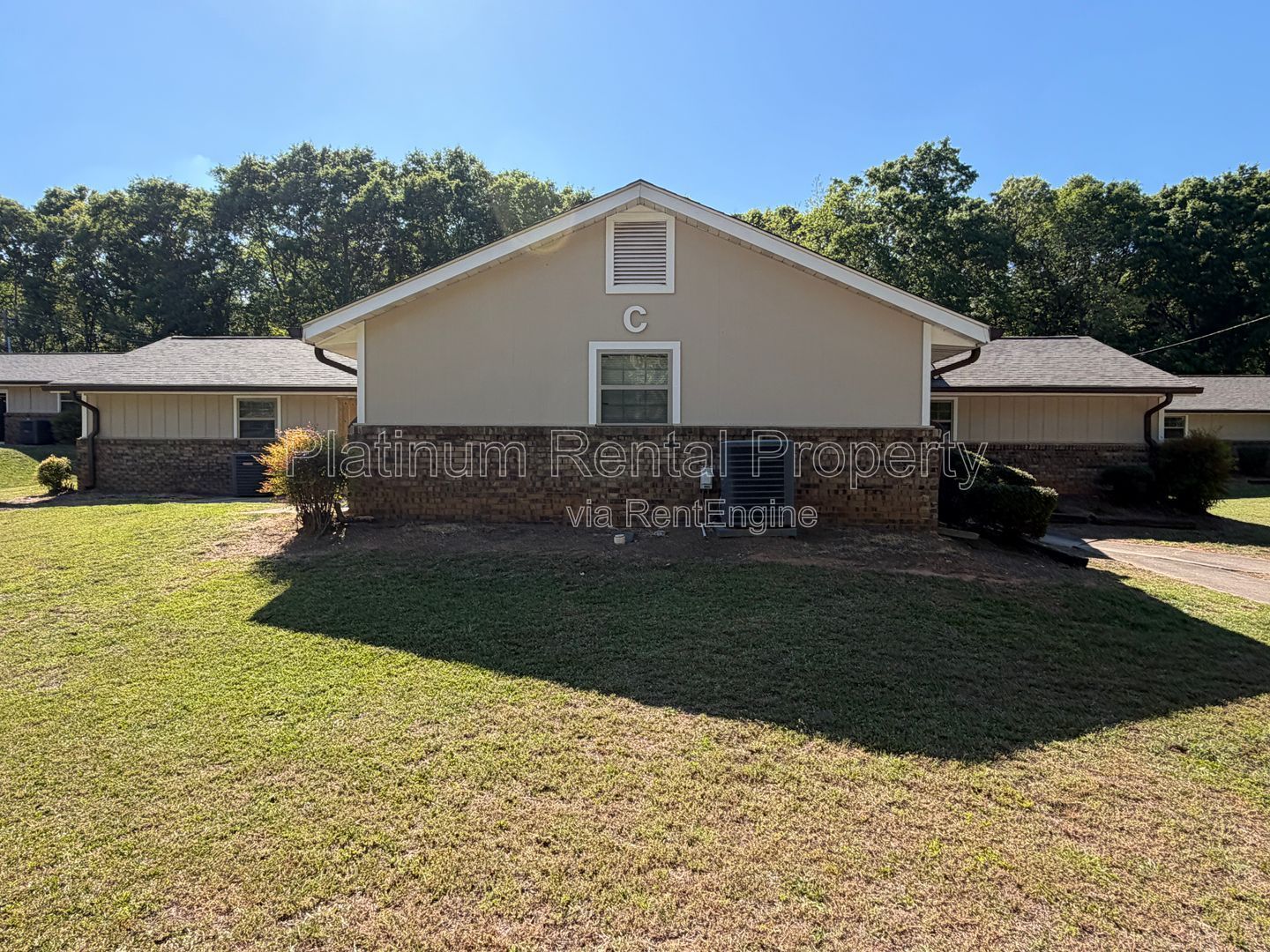 Well maintained 1 bedroom unit in Monroe for rent by Platinum Property Management Services, Inc. property image