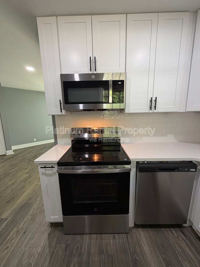 Well maintained 1 bedroom unit in Monroe for rent by Platinum Property Management Services, Inc. property image