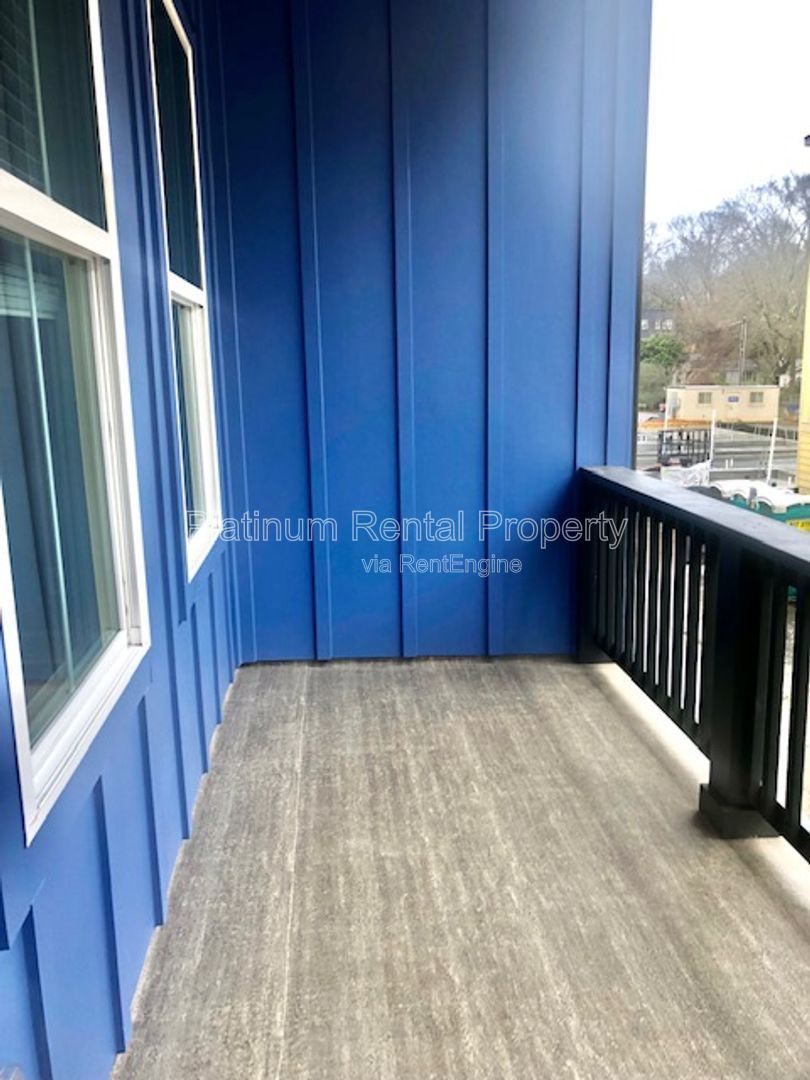 Colorful and modern 2-bedroom townhome in the desirable Kirkwood community by Platinum Property Management Services, Inc. property image