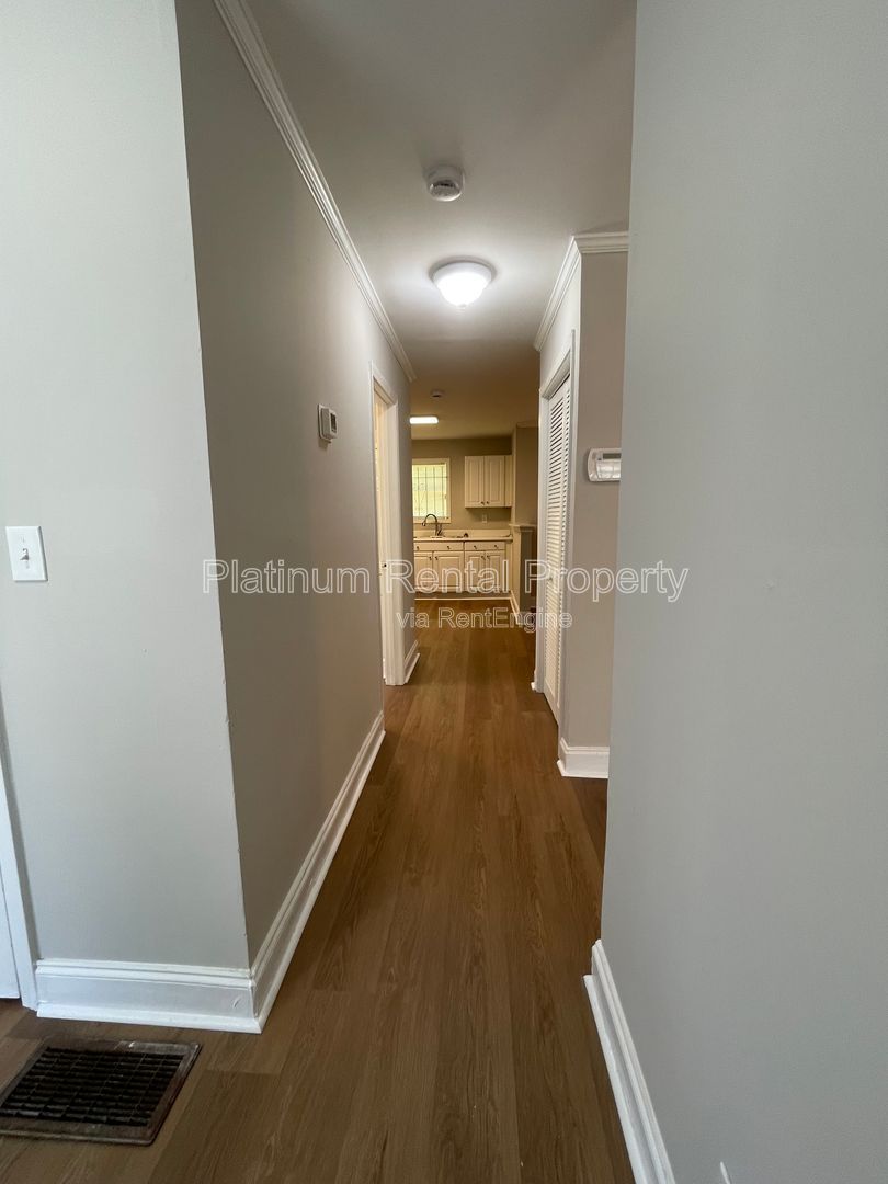 Charming, 3 bedroom home in the heart of south Atlanta, by Platinum Property Management Services, Inc. property image