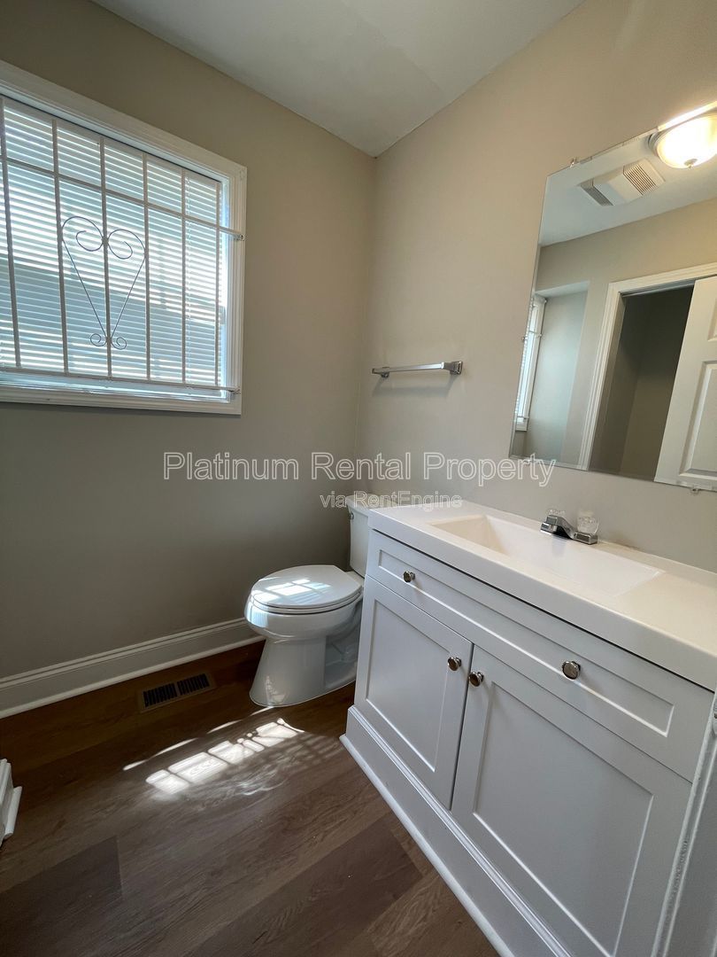 Charming, 3 bedroom home in the heart of south Atlanta, by Platinum Property Management Services, Inc. property image