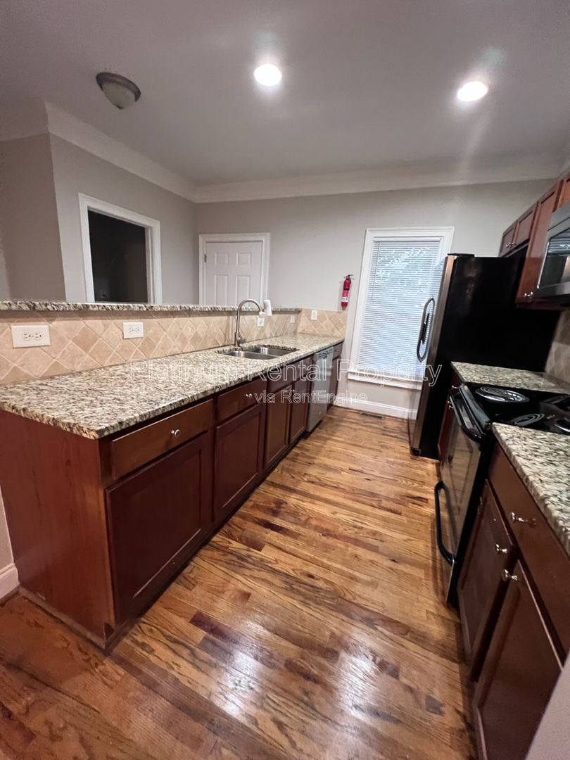 Charming, updated 3 bedroom near the Turner Field area in south Atlanta by Platinum Property Management Services, Inc. property image