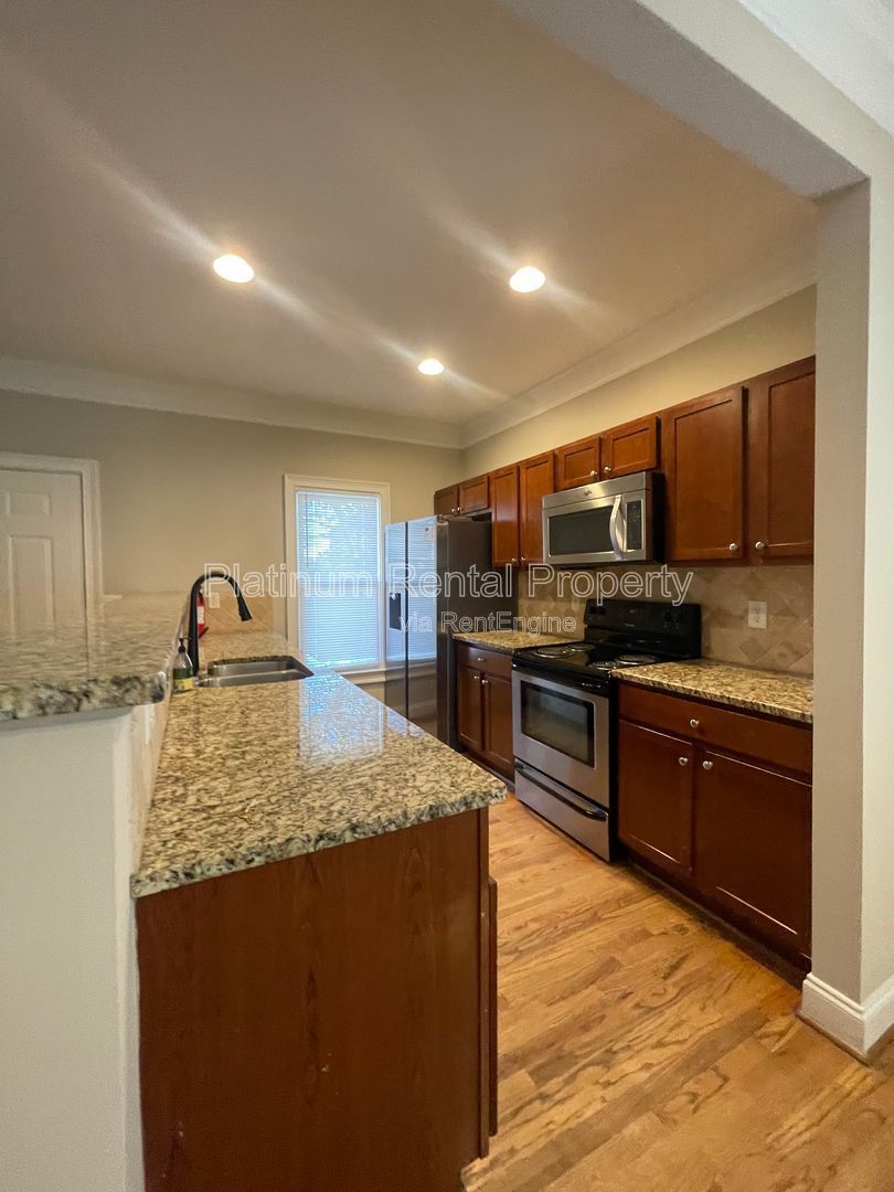 Charming, updated 3 bedroom near the Turner Field area in south Atlanta by Platinum Property Management Services, Inc. property image