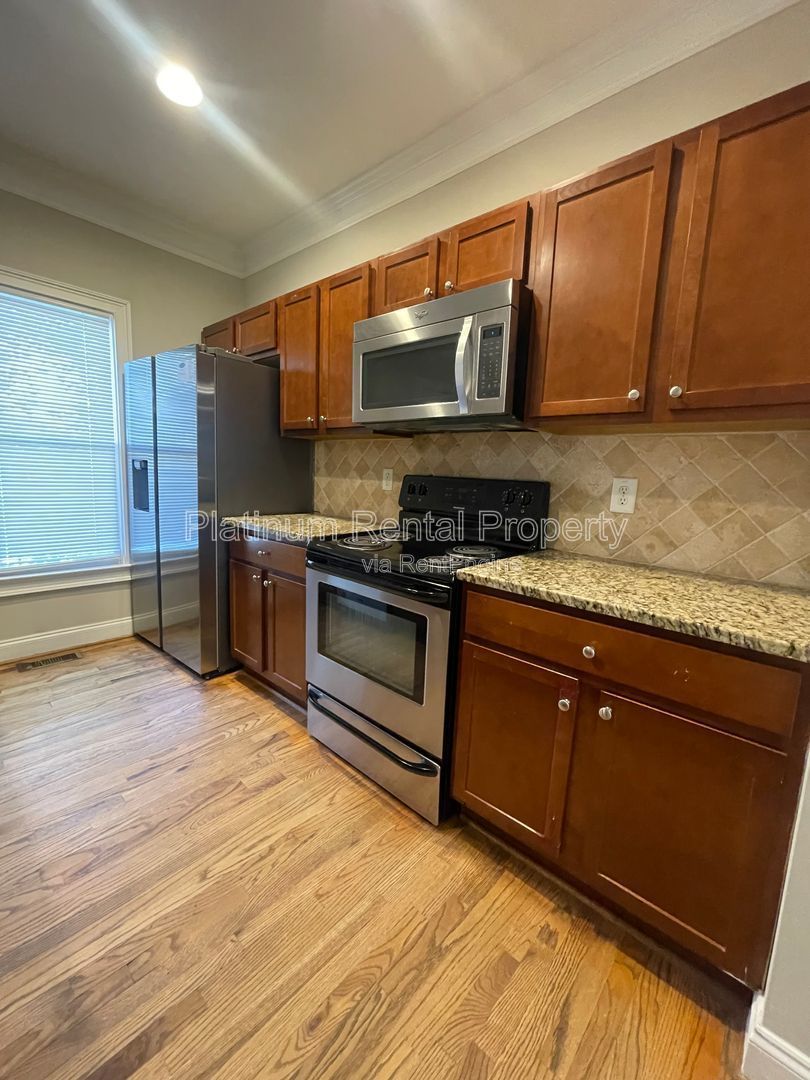 Charming, updated 3 bedroom near the Turner Field area in south Atlanta by Platinum Property Management Services, Inc. property image