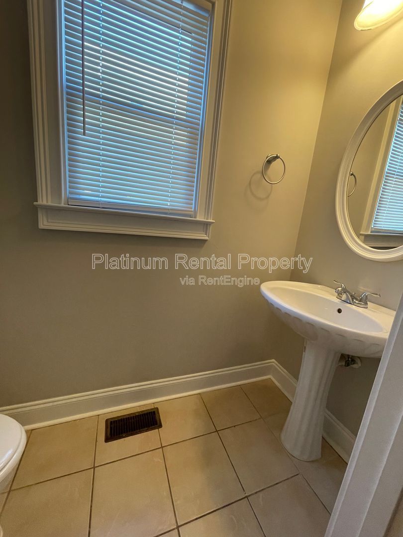 Charming, updated 3 bedroom near the Turner Field area in south Atlanta by Platinum Property Management Services, Inc. property image