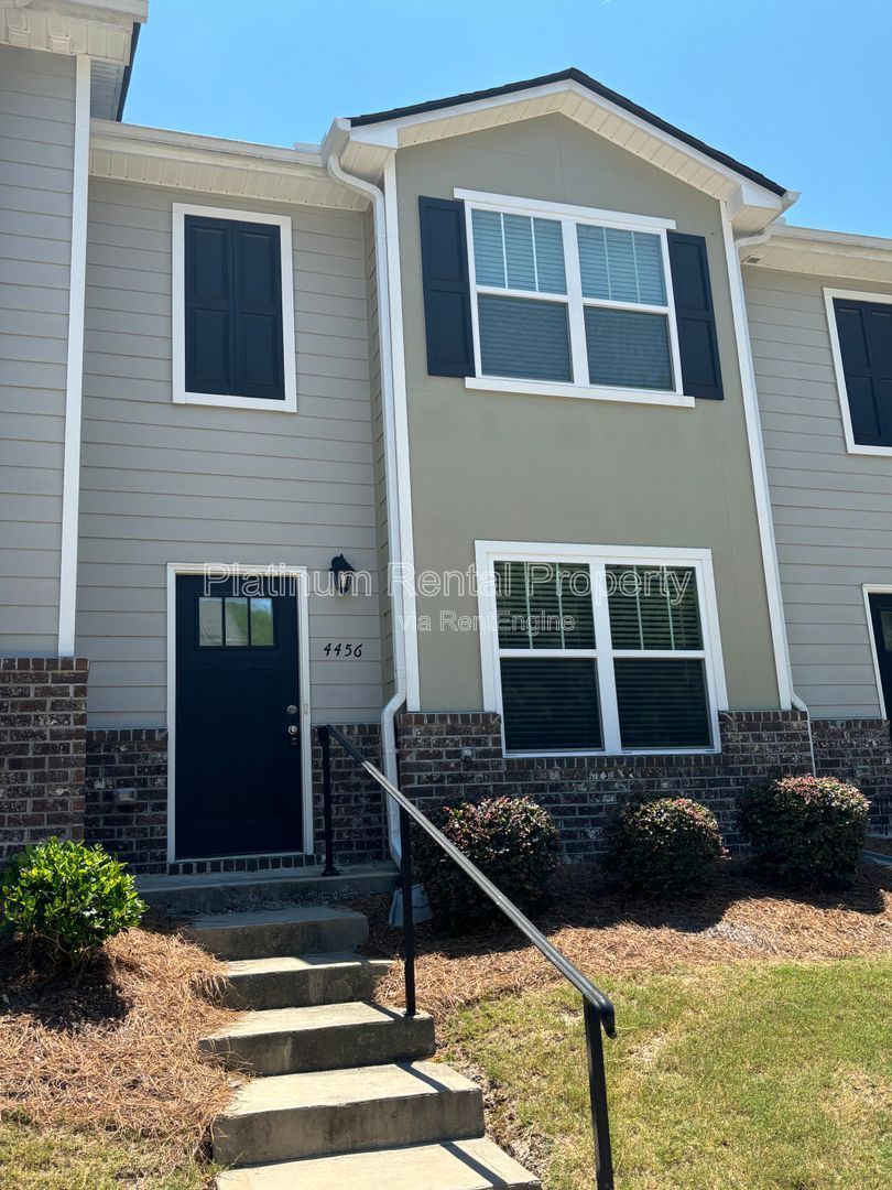 3 bedroom Union City Townhome for Rent by Platinum Property Management Services, Inc. property image