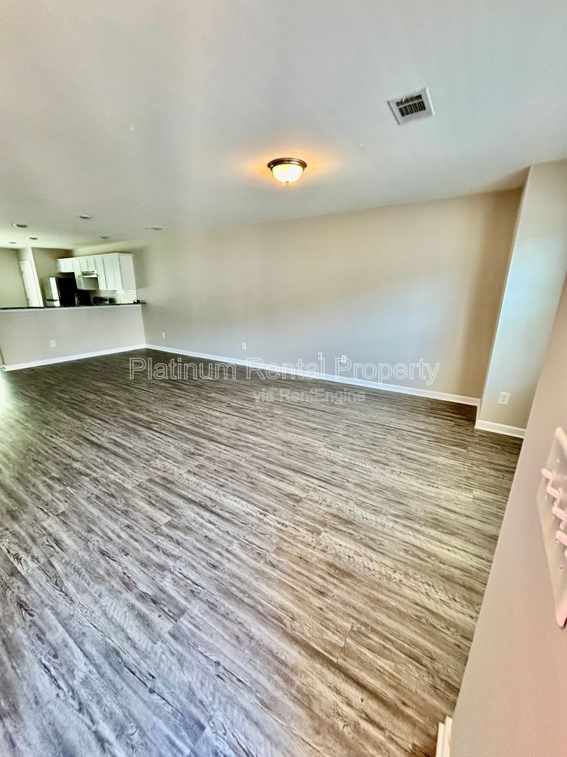 3 bedroom Union City Townhome for Rent by Platinum Property Management Services, Inc. property image