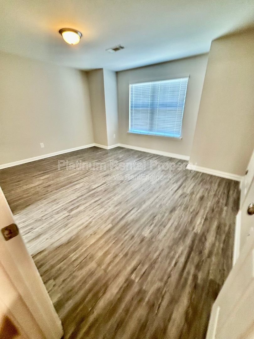 3 bedroom Union City Townhome for Rent by Platinum Property Management Services, Inc. property image