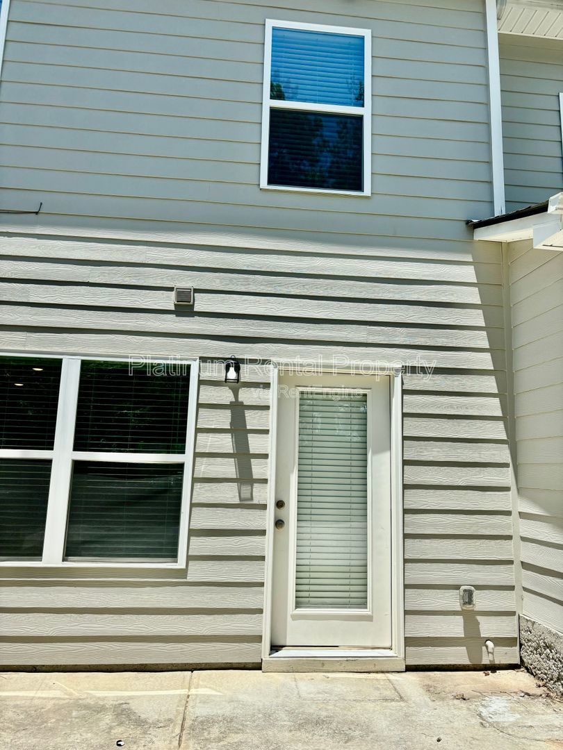 3 bedroom Union City Townhome for Rent by Platinum Property Management Services, Inc. property image