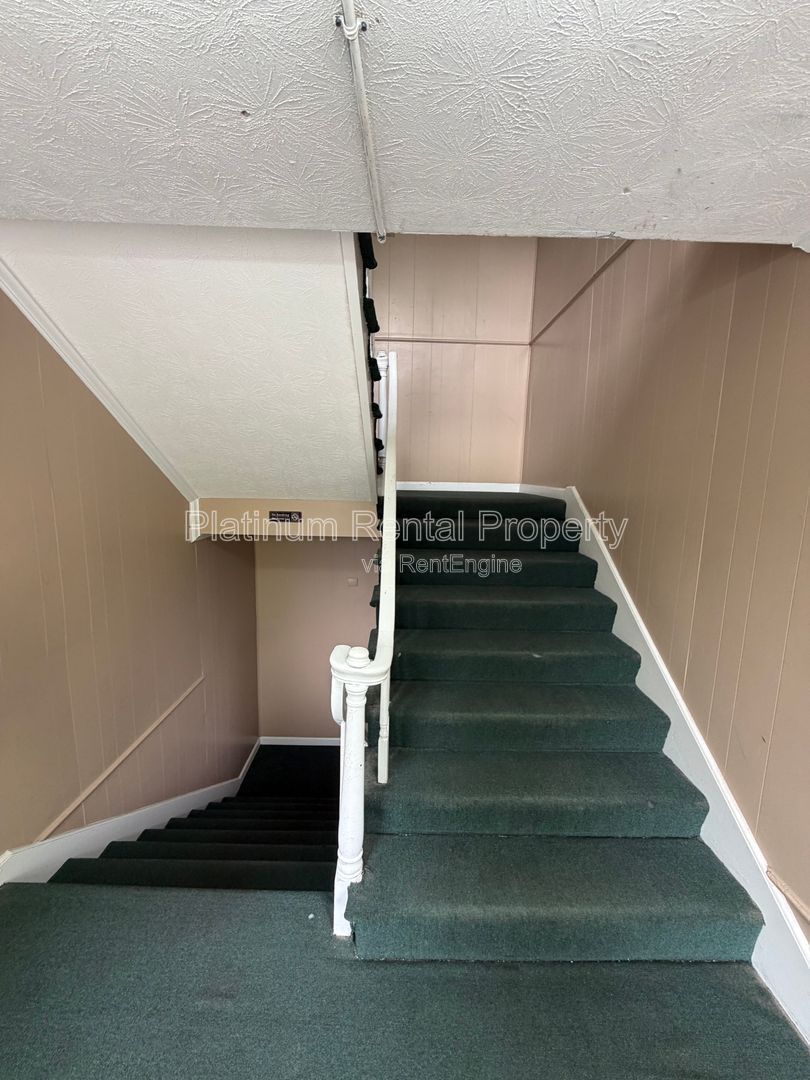 Nice, updated 2 bedroom condo in excellent Sandy Springs location by Platinum Property Management Services, Inc. property image