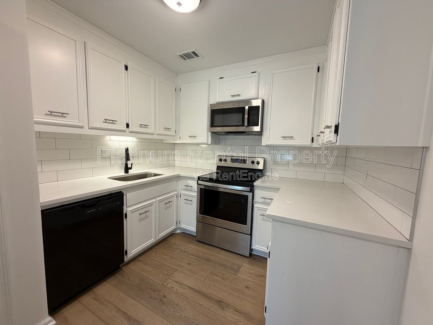 Nice, updated 2 bedroom condo in excellent Sandy Springs location by Platinum Property Management Services, Inc. property image