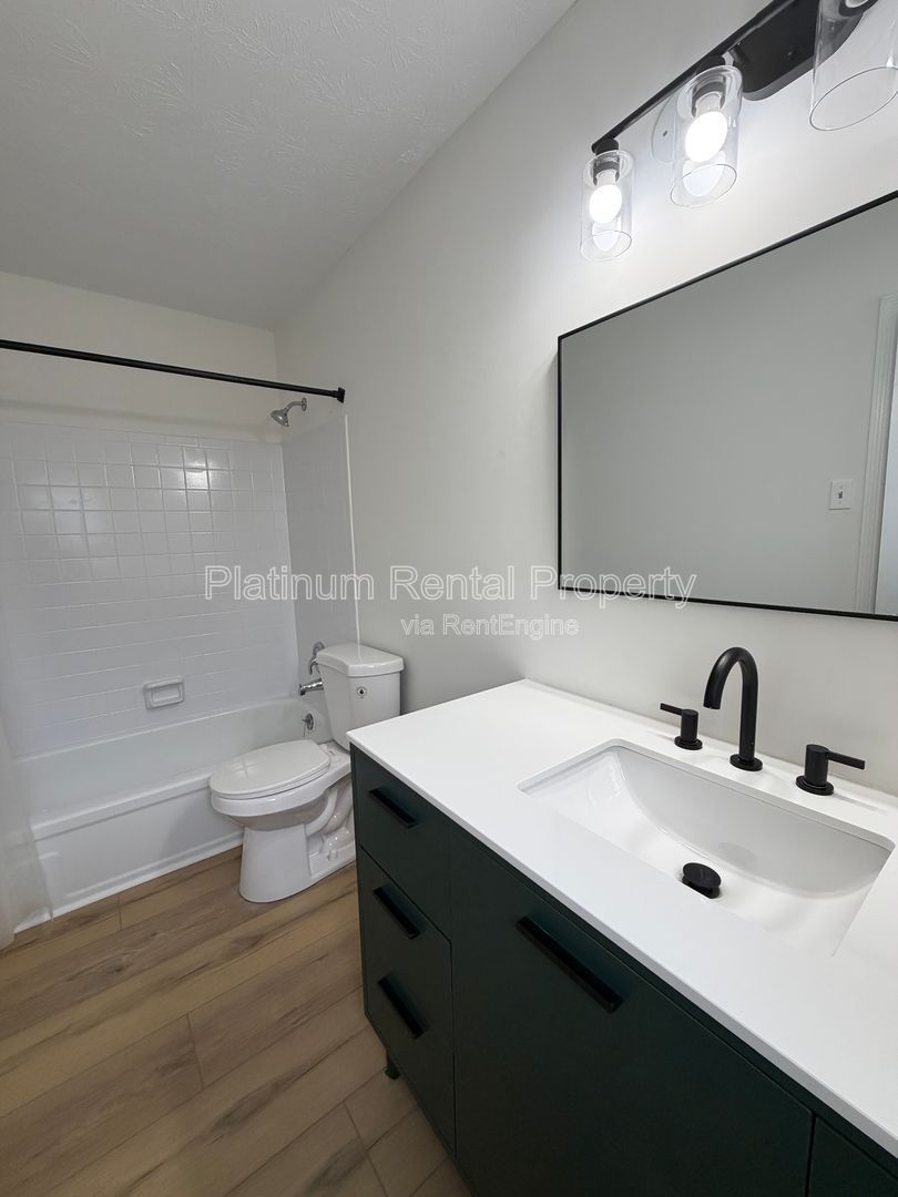 Nice, updated 2 bedroom condo in excellent Sandy Springs location by Platinum Property Management Services, Inc. property image