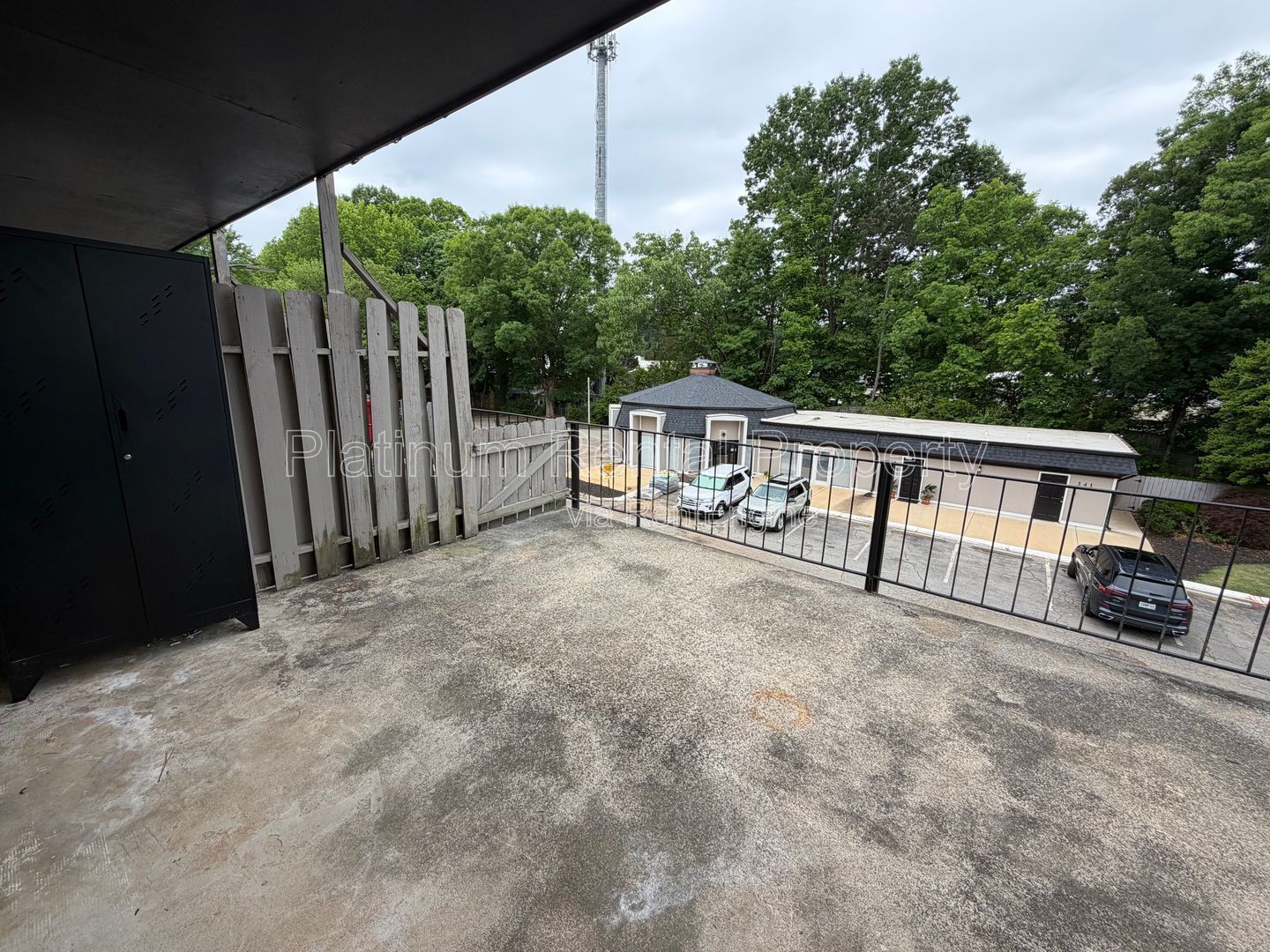 Nice, updated 2 bedroom condo in excellent Sandy Springs location by Platinum Property Management Services, Inc. property image