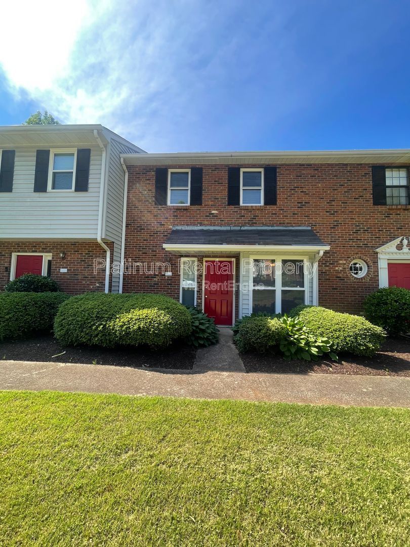Unbeatable Alpharetta location! You will love the convenient location of this beautiful 2 bedroom townhome by Platinum Property Management Services, Inc. property image