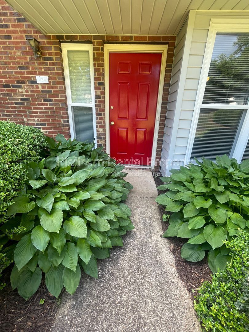 Unbeatable Alpharetta location! You will love the convenient location of this beautiful 2 bedroom townhome by Platinum Property Management Services, Inc. property image
