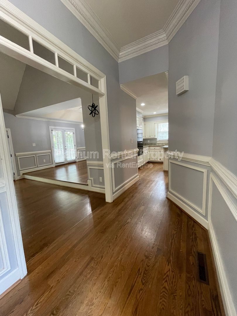 Hard to find, master on the main on full basement with bonus room in highly sought after East Cobb, by Platinum Property Management Services, Inc. property image