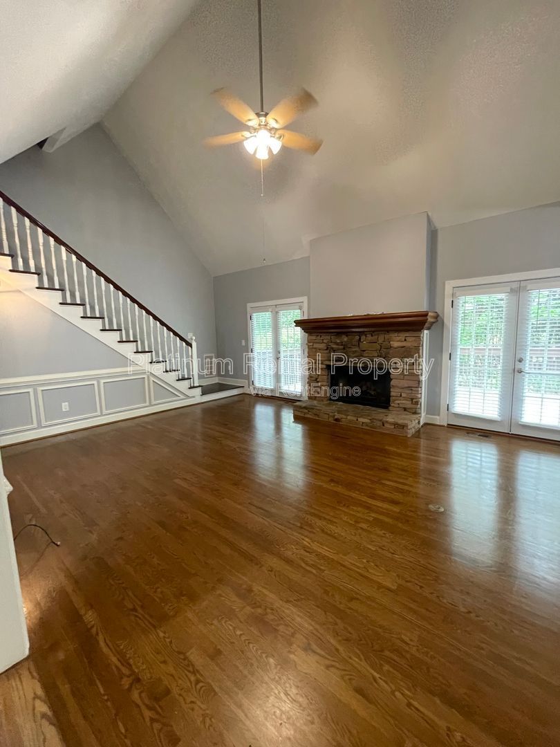 Hard to find, master on the main on full basement with bonus room in highly sought after East Cobb, by Platinum Property Management Services, Inc. property image