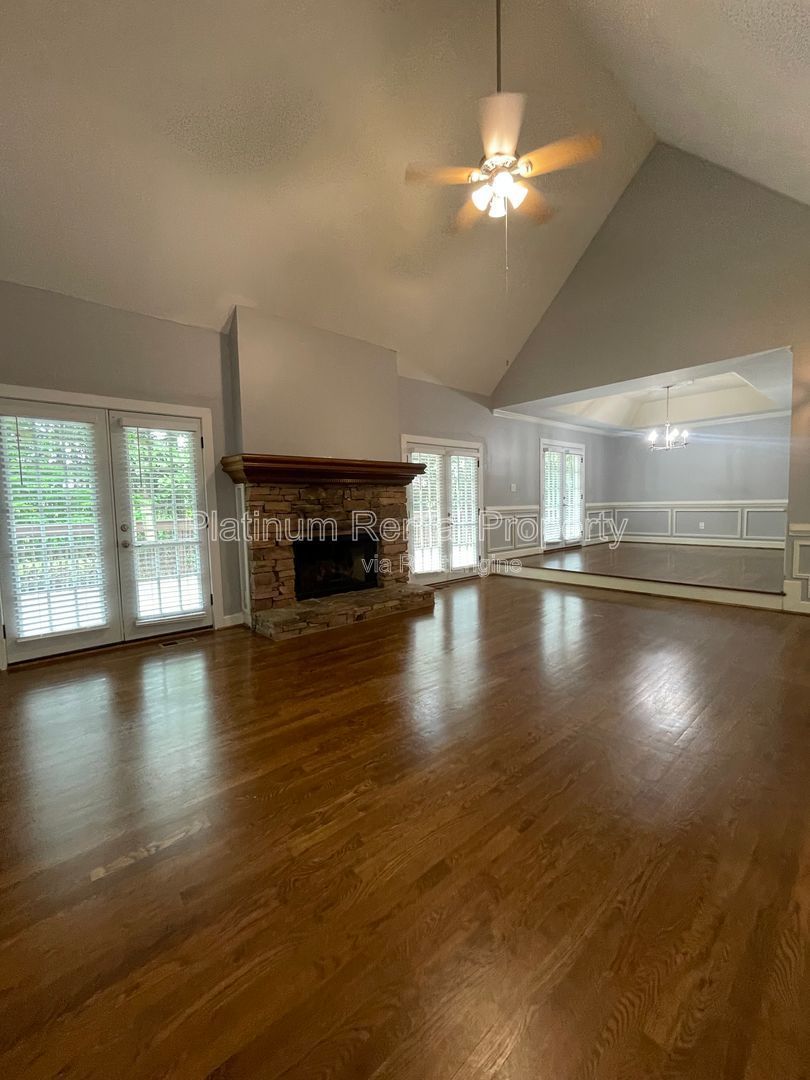 Hard to find, master on the main on full basement with bonus room in highly sought after East Cobb, by Platinum Property Management Services, Inc. property image