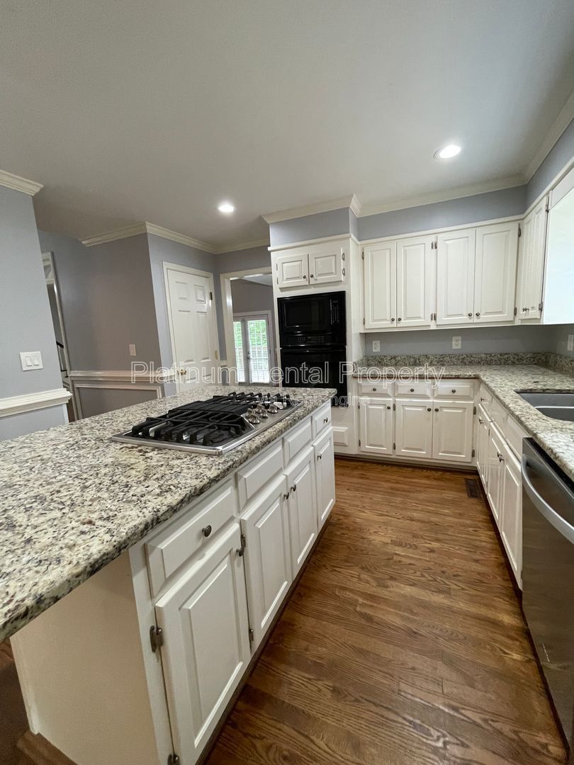 Hard to find, master on the main on full basement with bonus room in highly sought after East Cobb, by Platinum Property Management Services, Inc. property image