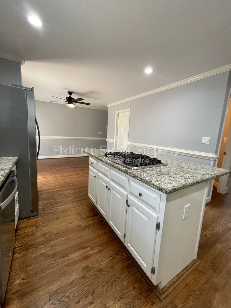 Hard to find, master on the main on full basement with bonus room in highly sought after East Cobb, by Platinum Property Management Services, Inc. property image
