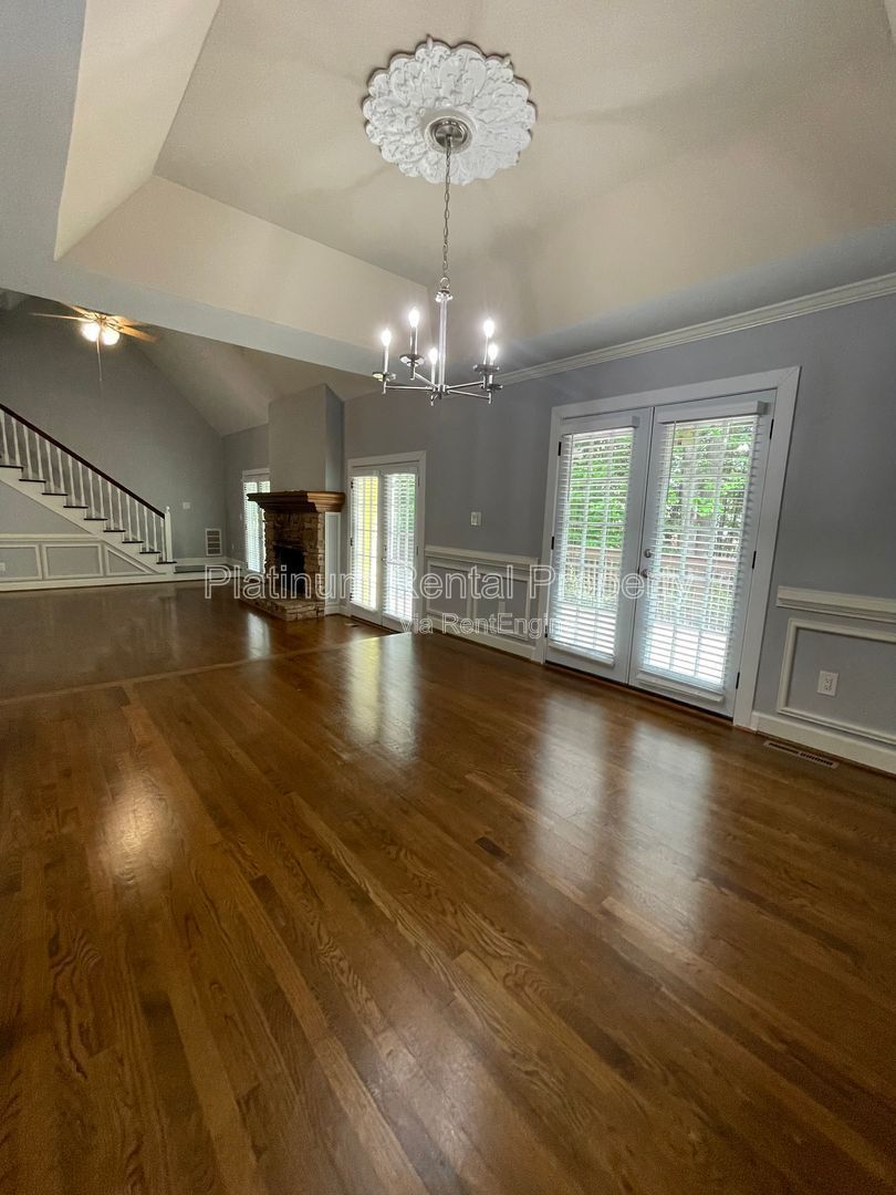 Hard to find, master on the main on full basement with bonus room in highly sought after East Cobb, by Platinum Property Management Services, Inc. property image